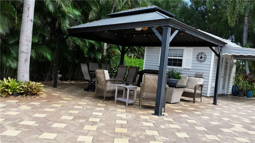 5651 Maplewood Ct, Fort Myers, Florida 33905