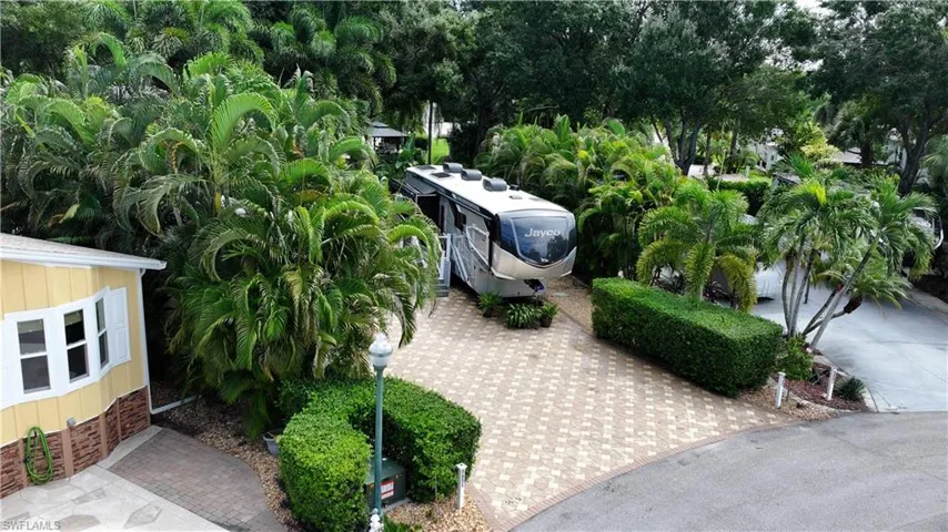 5651 Maplewood Ct, Fort Myers, Florida 33905