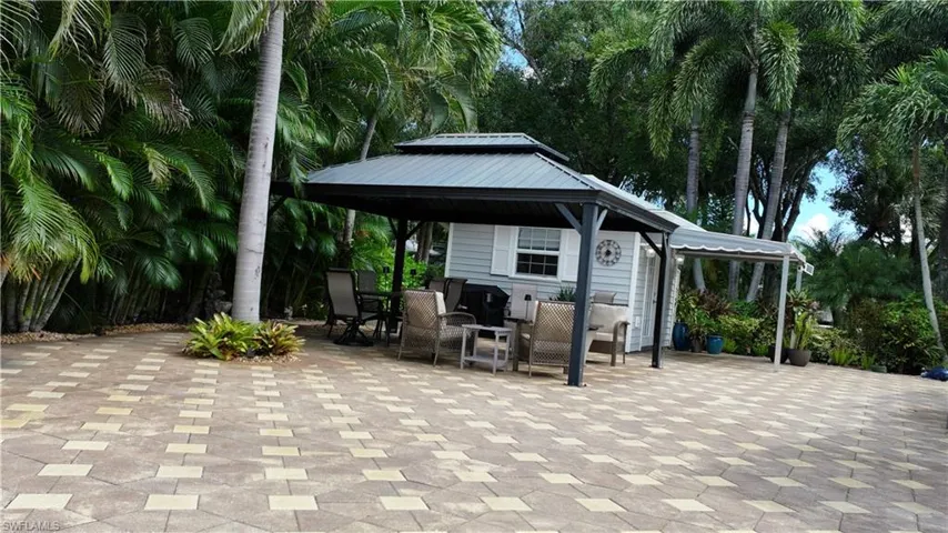 5651 Maplewood Ct, Fort Myers, Florida 33905