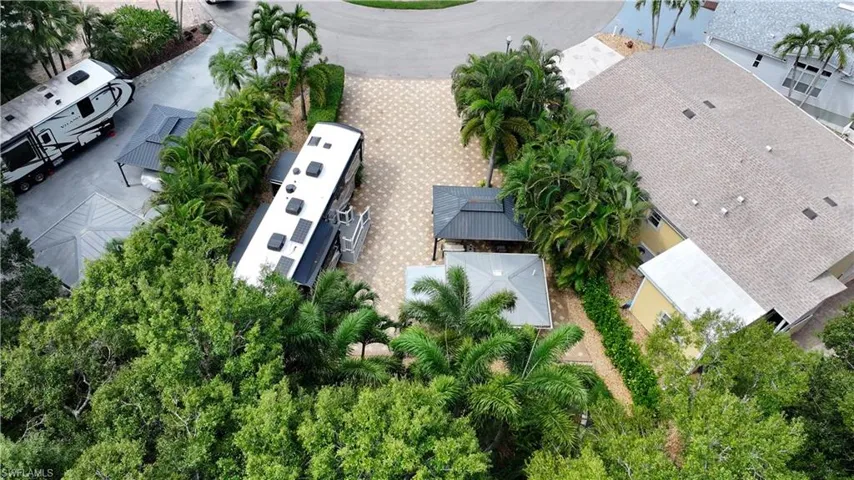 5651 Maplewood Ct, Fort Myers, Florida 33905