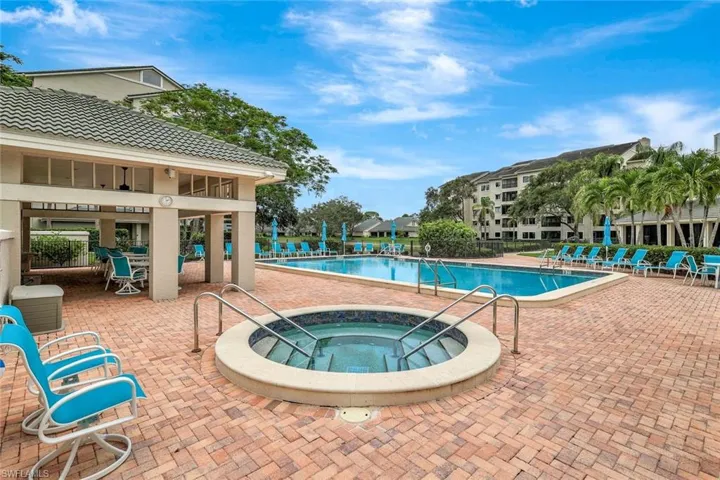 900  Arbor Lake  DR, Naples, FL 34110