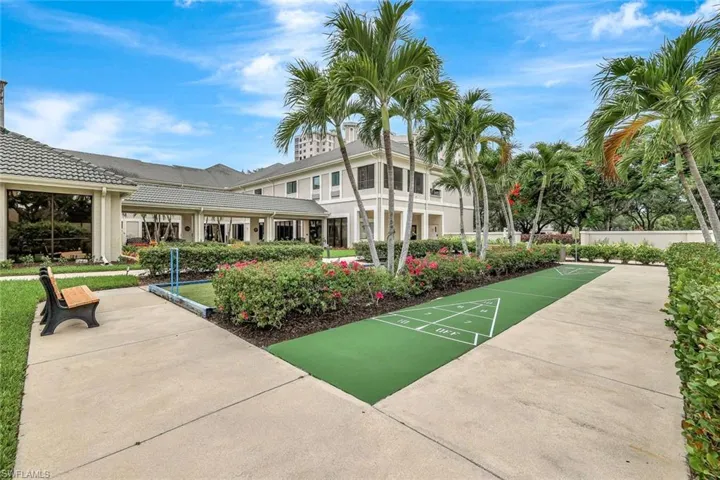 900  Arbor Lake  DR, Naples, FL 34110