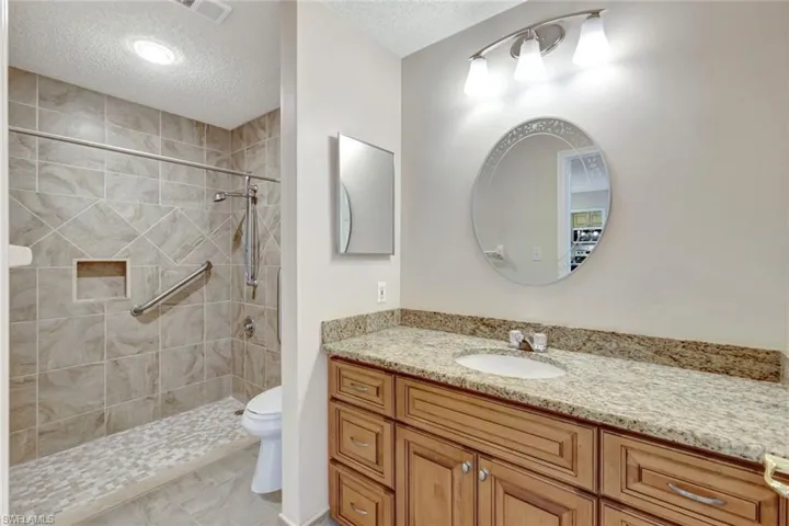 900  Arbor Lake  DR, Naples, FL 34110