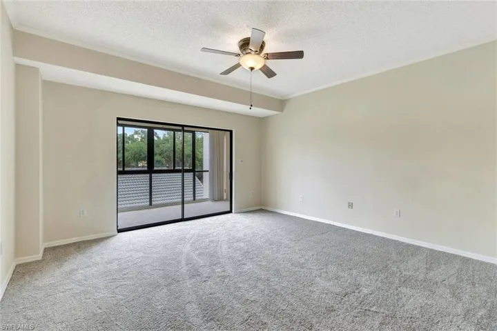 900  Arbor Lake  DR, Naples, FL 34110