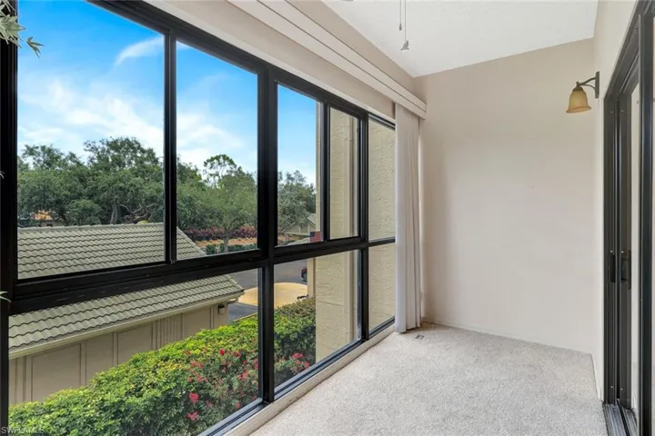 900  Arbor Lake  DR, Naples, FL 34110