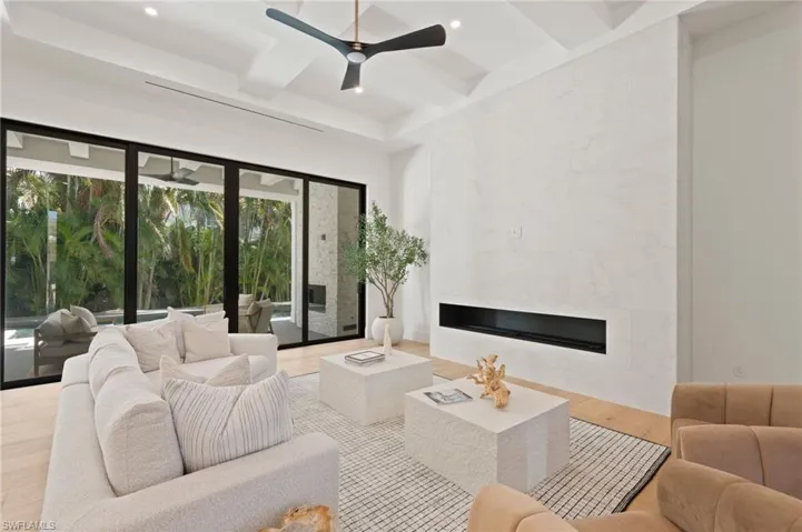 3840 Crayton Rd, Naples, Florida 34103