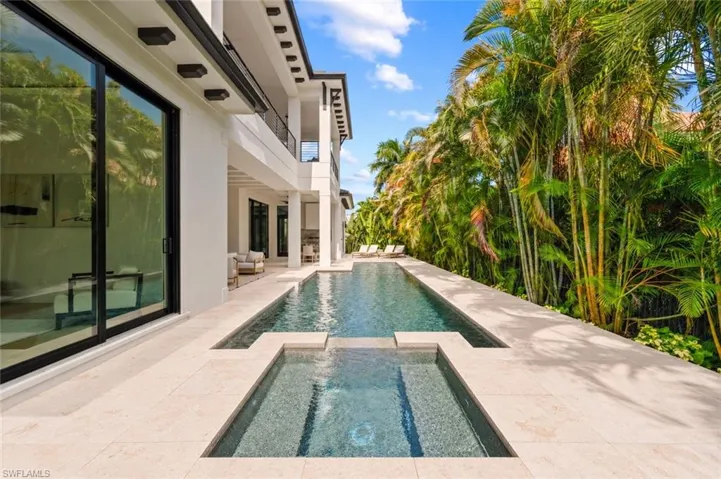 3840 Crayton Rd, Naples, Florida 34103