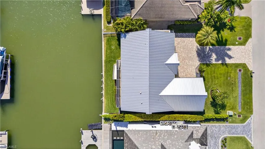 240 Channel Dr, Naples, Florida 34108