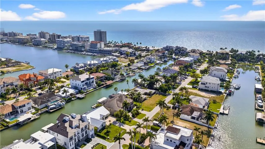 240 Channel Dr, Naples, Florida 34108