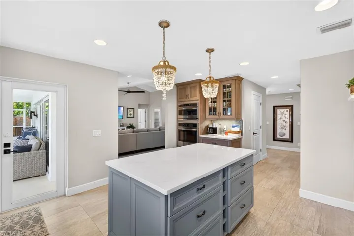 240 Channel Dr, Naples, Florida 34108