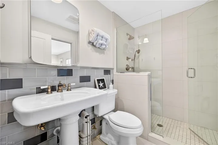 240 Channel Dr, Naples, Florida 34108