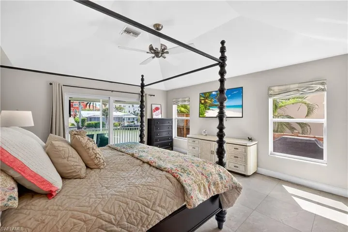 240 Channel Dr, Naples, Florida 34108