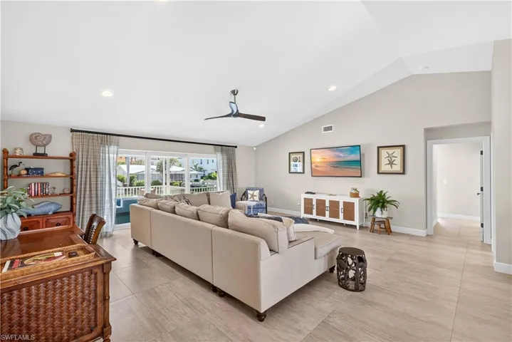 240 Channel Dr, Naples, Florida 34108