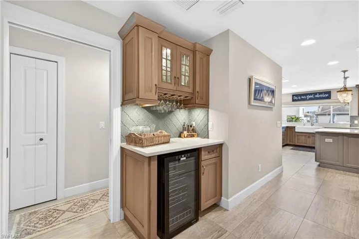 240 Channel Dr, Naples, Florida 34108