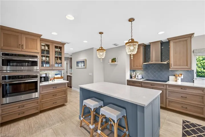 240 Channel Dr, Naples, Florida 34108