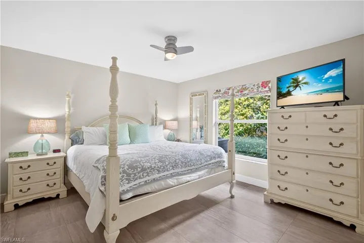 240 Channel Dr, Naples, Florida 34108