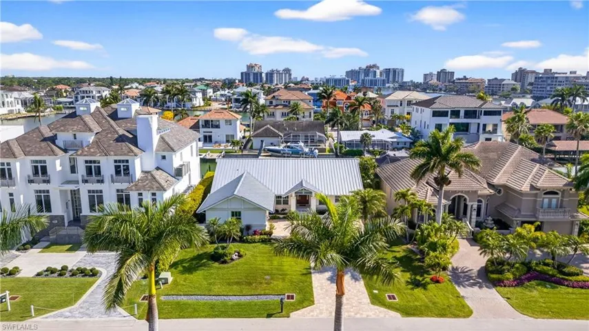240 Channel Dr, Naples, Florida 34108