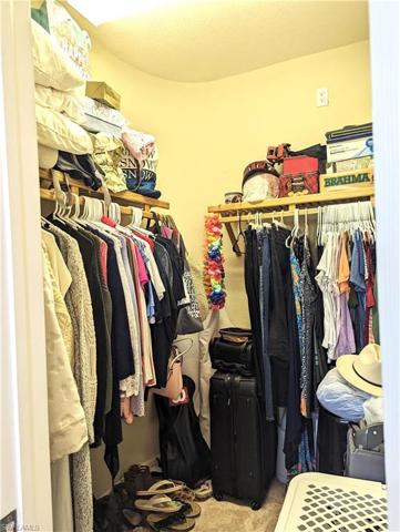 Master Bedroom Walkin Closet