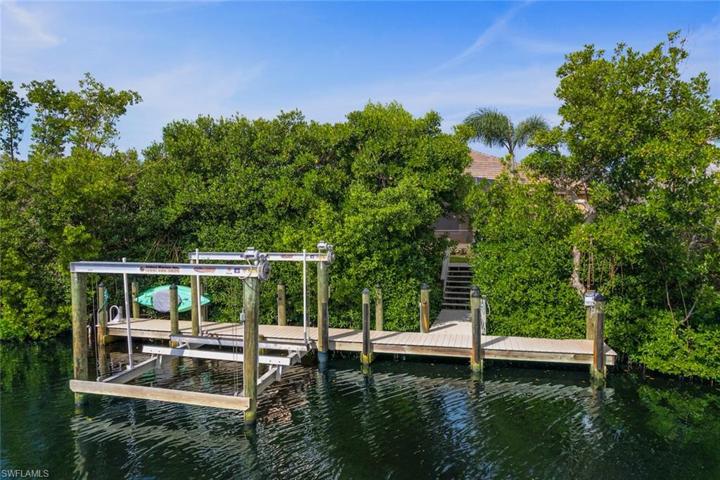 14,000 lb boat lift