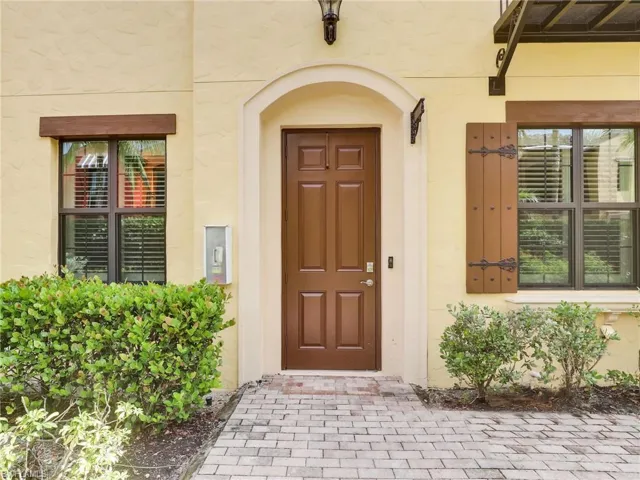 9066  Albion N LN, Naples, FL 34113