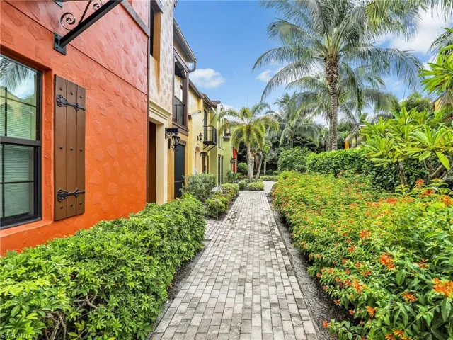 9066  Albion N LN, Naples, FL 34113
