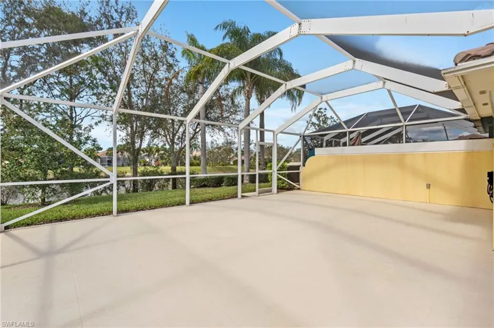View of patio / terrace with glass enclosure