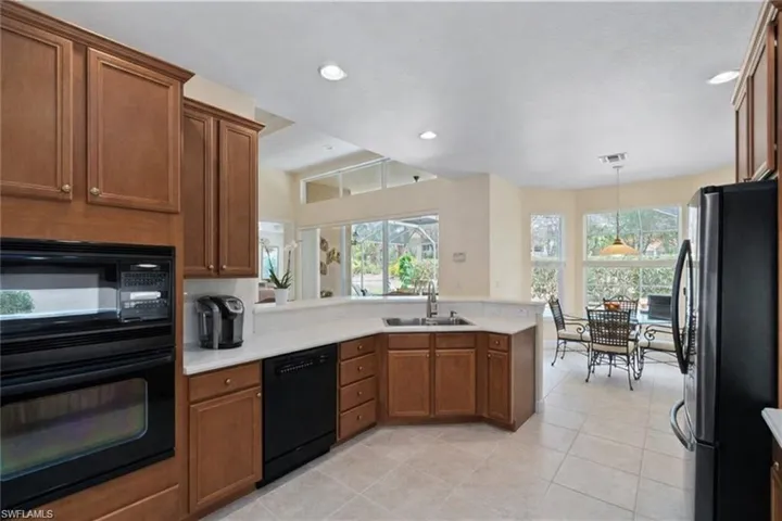 4832 Cerromar Dr, Naples, Florida 34112