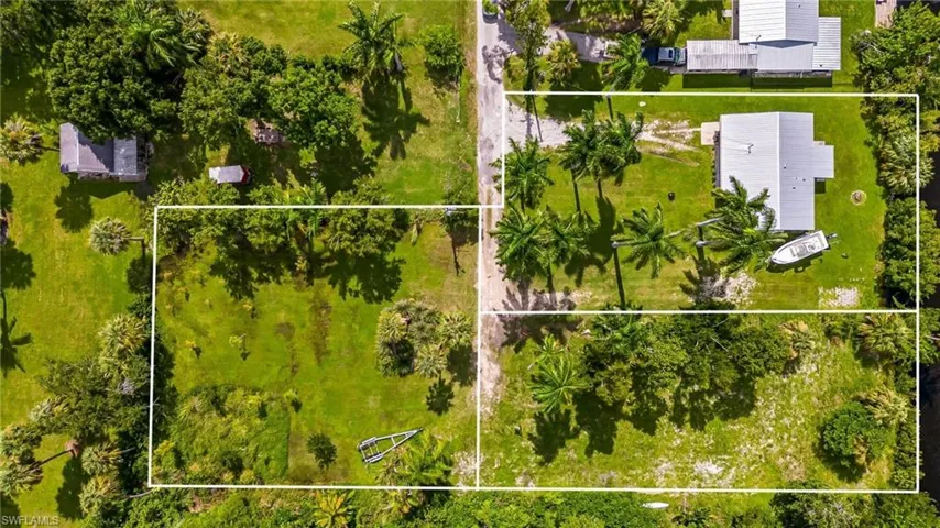 Birds eye view of property