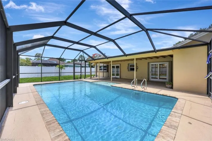 124  Flame Vine  DR, Naples, FL 34110