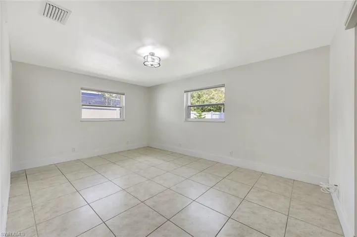 124  Flame Vine  DR, Naples, FL 34110