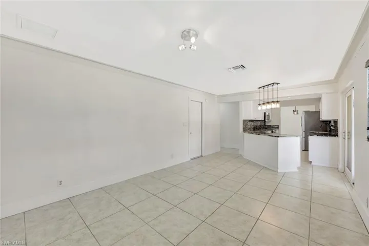 124  Flame Vine  DR, Naples, FL 34110
