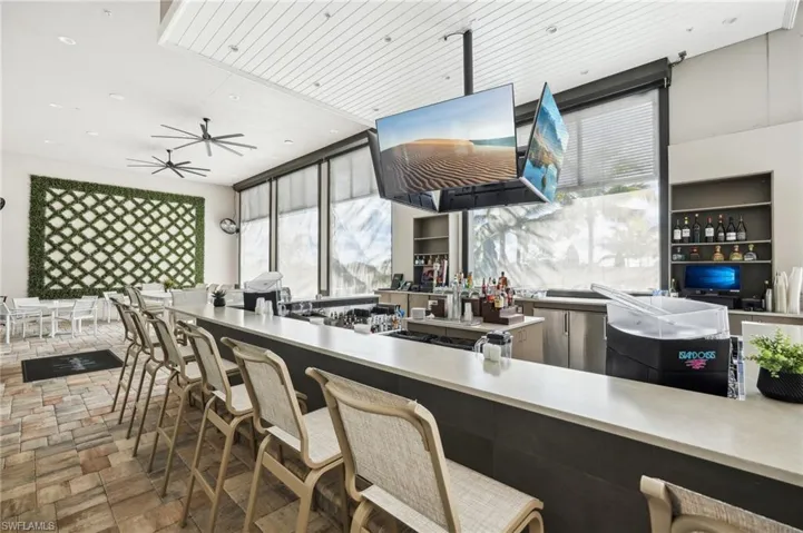 Kitchen with ceiling fan