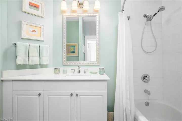 3280  Crown Pointe  BLVD, Naples, FL 34112