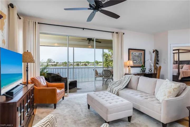 3280  Crown Pointe  BLVD, Naples, FL 34112