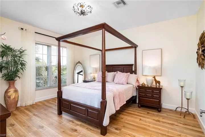 3280  Crown Pointe  BLVD, Naples, FL 34112