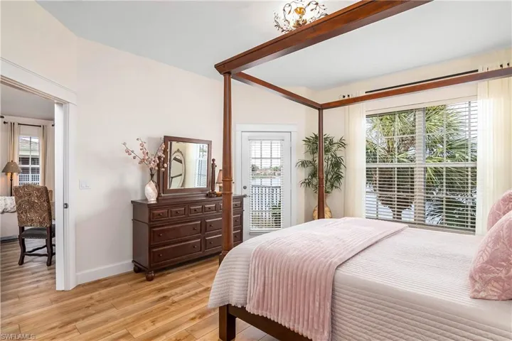 3280  Crown Pointe  BLVD, Naples, FL 34112