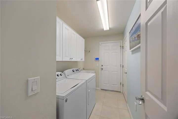 8429  Karina  CT, Naples, FL 34114