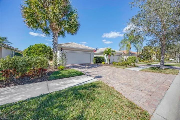 8429  Karina  CT, Naples, FL 34114