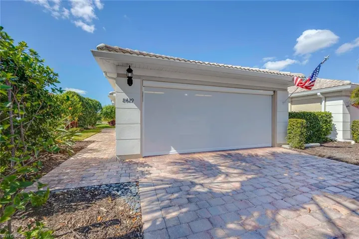 8429  Karina  CT, Naples, FL 34114