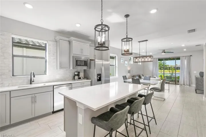 2227  Yellowfin  CIR, Naples, FL 34114