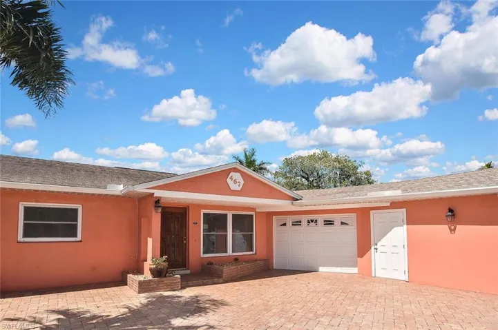 Welcome to 467 Stipe Street in North Fort Myers...