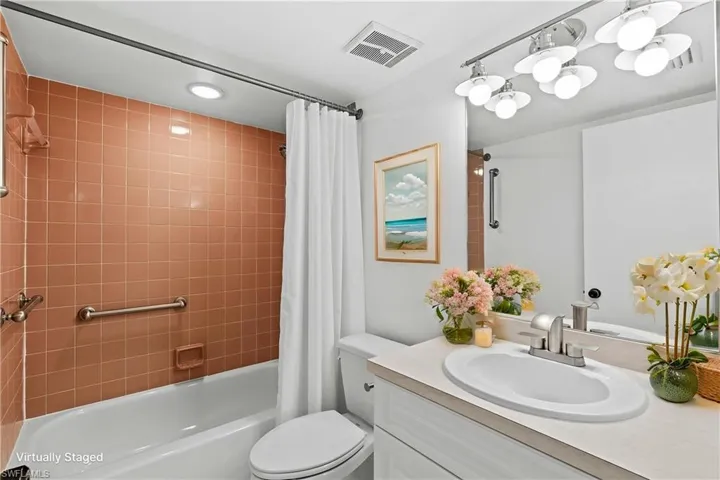 GUEST BATH - VIRTUALLY STAGED