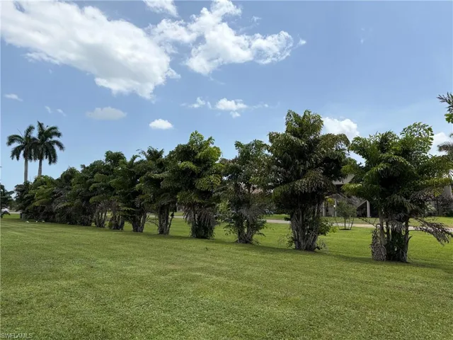 13160 Kings Point Dr 2, Fort Myers, Florida 33919