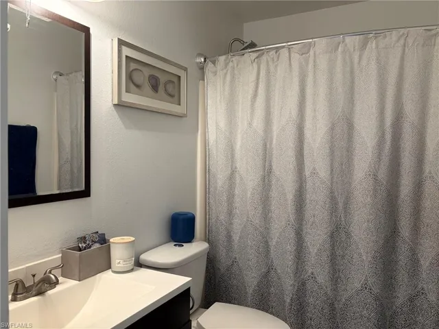 13160 Kings Point Dr 2, Fort Myers, Florida 33919