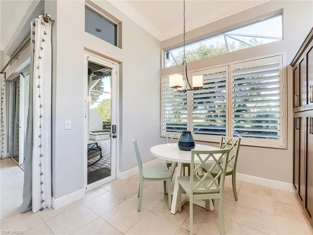 Kitchen dining area