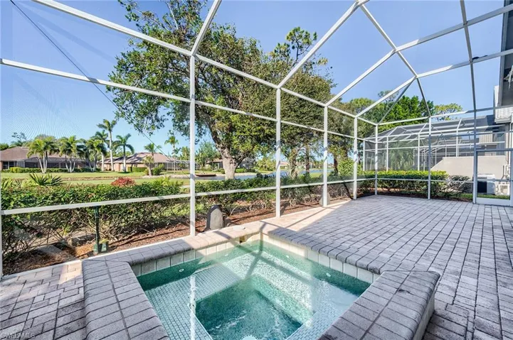 Lanai & Spa with view of the golf course