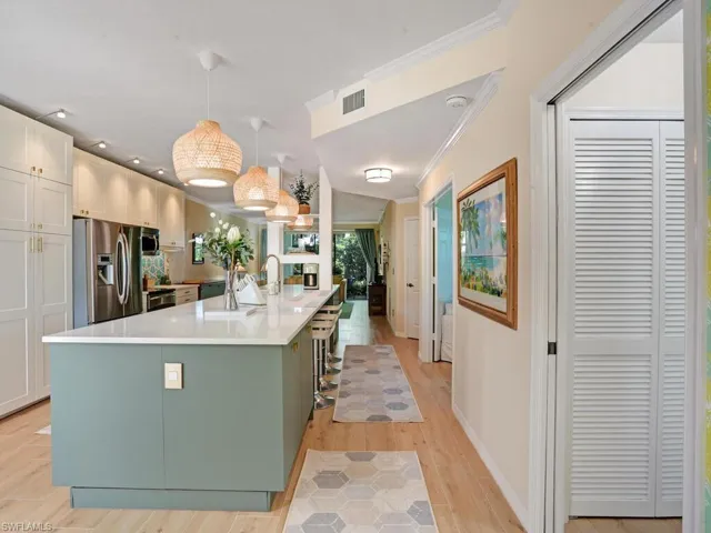 7095  Barrington  CIR, Naples, FL 34108
