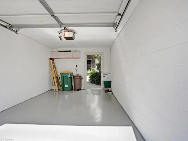 7095  Barrington  CIR, Naples, FL 34108