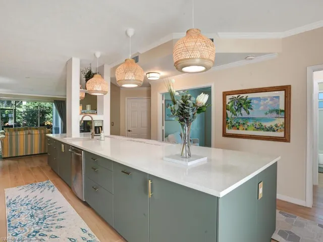 7095  Barrington  CIR, Naples, FL 34108