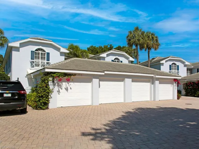 7095  Barrington  CIR, Naples, FL 34108